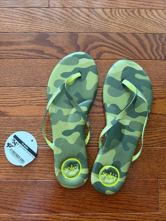 bloom Shoes - Camo Green with Neon Citron Flip Flops